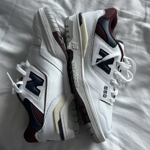 New Balance 550 - Snygga New Balance 550, Perfekta till hösten. Helt nya aldrig använda NB box till kommer. Ny Pris 1600kr mitt pris 1349kr.   Självklart Äkta!