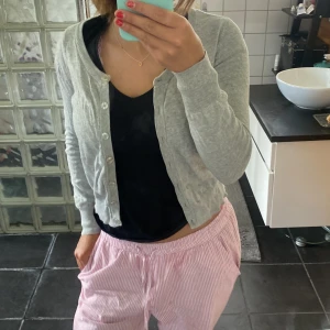 Kofta - Säljer en jättefin kofta som tyvär e lite för liten❤️