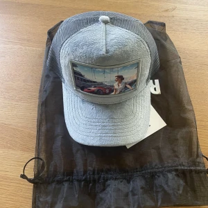 Revenite keps - Säljer den för att den inte kommer komma till användning  Den är bara testad 