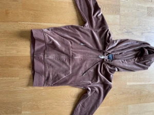 Juicy couture kofta - Jätte fin kofta i bra skick inte använd så mycket