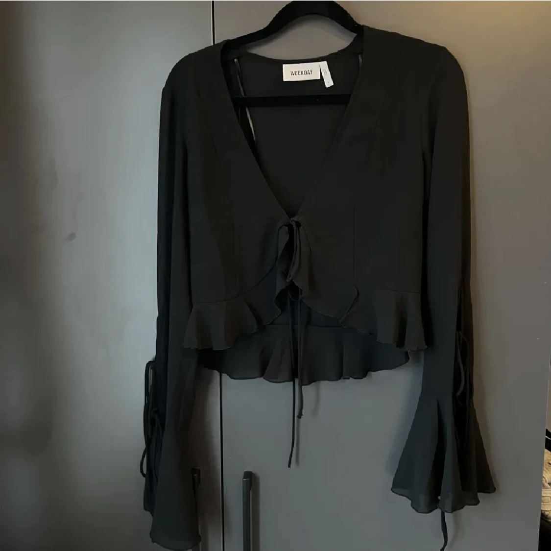 mesh kofta/bolero från weekday