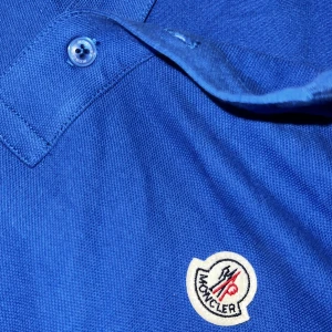 Moncler piké  - Pikétröja från moncler storlek s. Helt oanvänd 