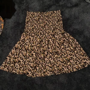 Volang kjol  - Somrig volangkjol💕aldrig använd 