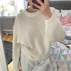Stickad tröja  - Jättefin och mysig tröja från Nakd, storlek S❤️ har flera liknande så därför säljer jag❤️❤️