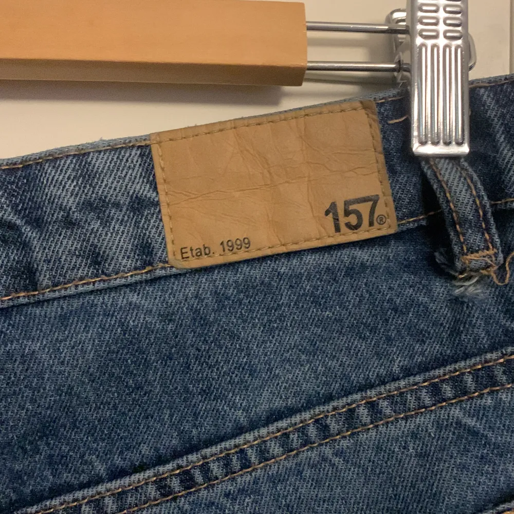 Ett par högmidjade wide leg jeans från lager 157. Strl S. . Jeans & Byxor.