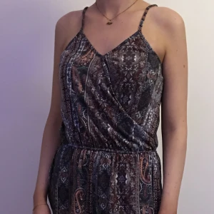 Playsuite  - Fint skick 