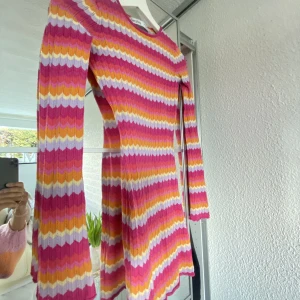 Klänning - Säljer min fina klänning från Bershka. I super bra skick!