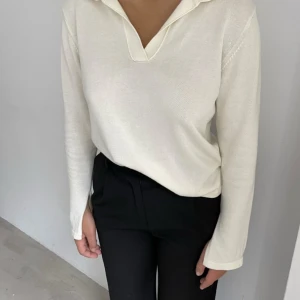 DJERF AVENUE - Getaway top i färgen cream. Knappt använd, inte det minsta sliten. Köpt för 999kr.
