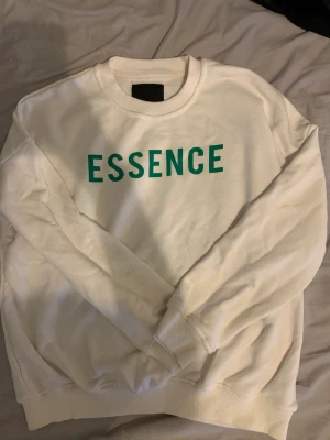 Jeans, sweater, 60kr/st - 1: Lager 157, M   2: Boohoo Jeans, storlek 40  3: Boohoo Jeans, storlek 40 