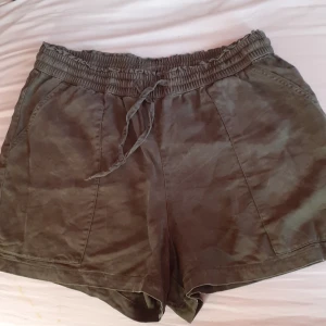 Shorts - Shorts med stora fickor