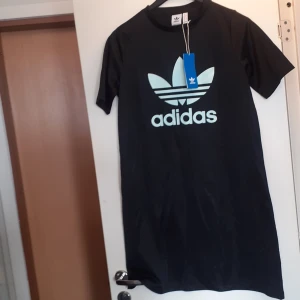 Klänning  - Adidas klänning strl 12 uk som en