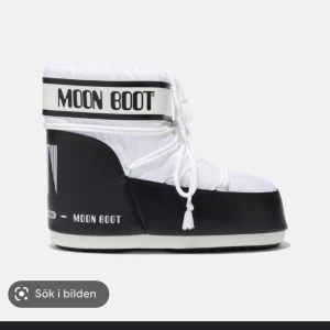 Moon boots - Kollar intresset på de här jättefina moon bootsen. Fick de i december och har använt de relativt mkt under vintern, så de har en liten defekt på sulan inuti skon (så det syns inte utvändigt). 💞💞fråga på om ni undrar nåt!
