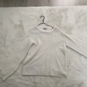 Stickad tröja - Använd men i god skick