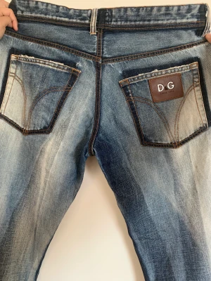 Dolce&Gabbana - Dolce&Gabbana jeans. Skick 8/10. Slutsålda worldwide. Og medföljer. Storlek 32. Nypris är 11800kr