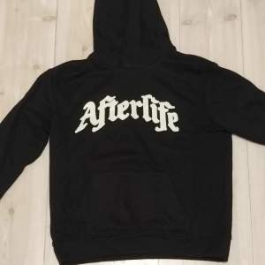 Säljer en afterlife hoodie i storlek XL, priset kan diskuteras