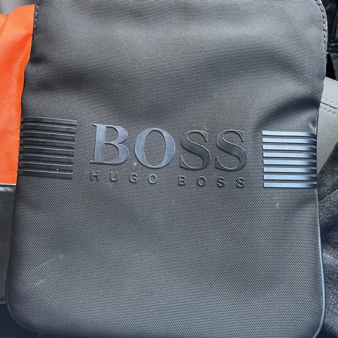 Hugo boss väska (ÄKTA)