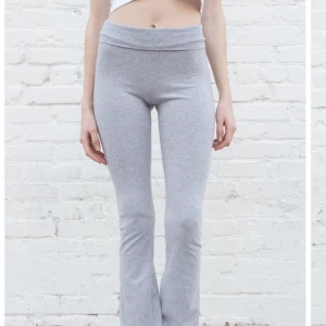 Priscilla pants - Populära byxor från Brandy Melville, slutsålda i butik i just denna färg. Jätte fina och otroligt sköna, passar att ha närsom. Säljer pga av att jag har i en annan färg;)  Använda 1 gång