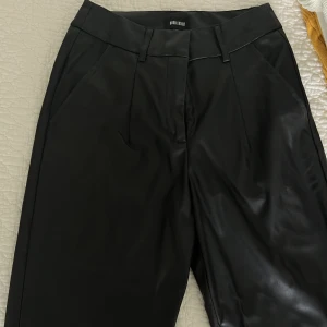 Skinnbyxor - Skinnbyxor från bubbleroom, haft i någon månad endast. Bra skick!