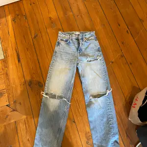 Ett par fina jeans från Gina  i storlek 30, används inte för dom har blivit försmå för mig😕