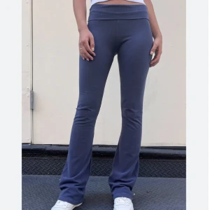 Priscilla pants - Helt nya priscilla pants från Brandy melville, finns fler färger i min profil! OBS åker bort på lördag, kan posta det som blir sålt senast på fredag.