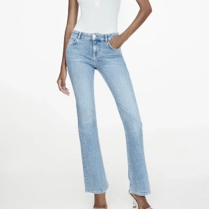 Lågmidjade zara jeans  - Zara jeans lågmidjade storlek 34 använda 1 gång pga fel storlek
