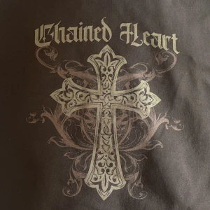 Brun hoodie - (Tryck inte på köp nu). Säljer min bruna hoodie då den inte kommer till användning, superbra skick då den inte är använd så mycket. 250kr inklusive frakt!🤎