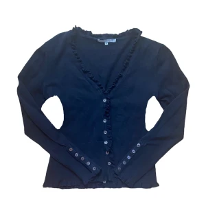 vintage flash knit up - snygg tröja med knappar från flash. köpt på depop förra året men inte använt tillräckligt :( Köparen står för frakt. Använd gärna ”köp nu”