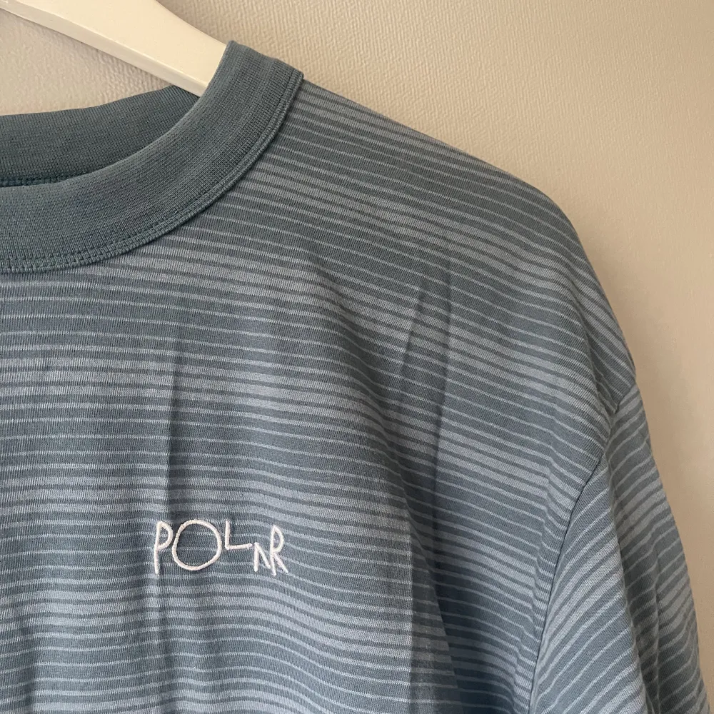 Fin tröja från Polar . T-shirts.