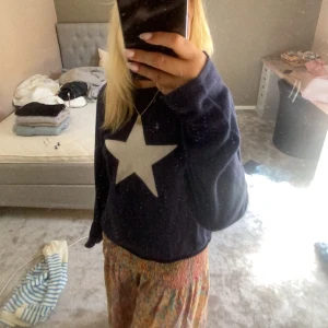 Tröja - Jätte fin tröja, köpt på second hand, nästan aldrig använd säljer därav