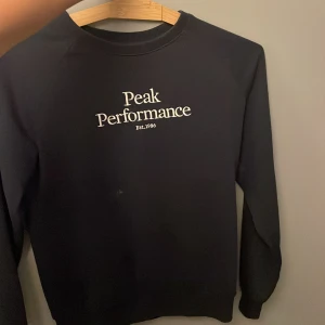 Peak performance kofta - Säljer min peak performance kofta då den inte kommer till användning❤️