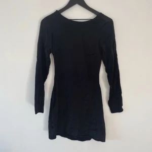 Klänning  - Klänning från NA-KD Storkek xs/34
