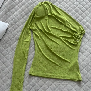 Topp - Aldrig använd. Storlek S. 100kr