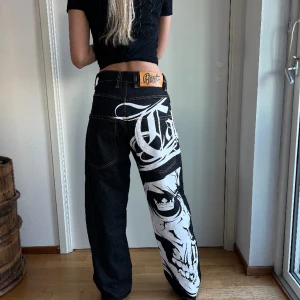 BSAT jeans - Coola skatejeans från danska märket BSAT 🖤 Bra i längden för mig som är 163cm 🖤 Nyskick, aldrig använda 🖤 Nypris 800kr 🖤
