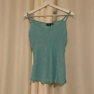 Grön gullig topp från Zara - Säljer denna jätte fina topp från zara, pris går att diskuteras. Kan mötas upp vid diskuterad plats❣️