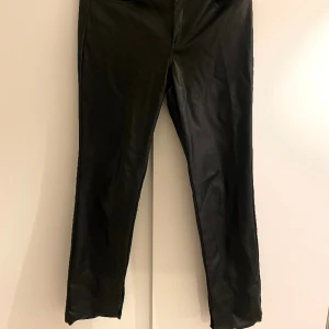 Skinbyxor svarta - Skinbyxor från Nelly