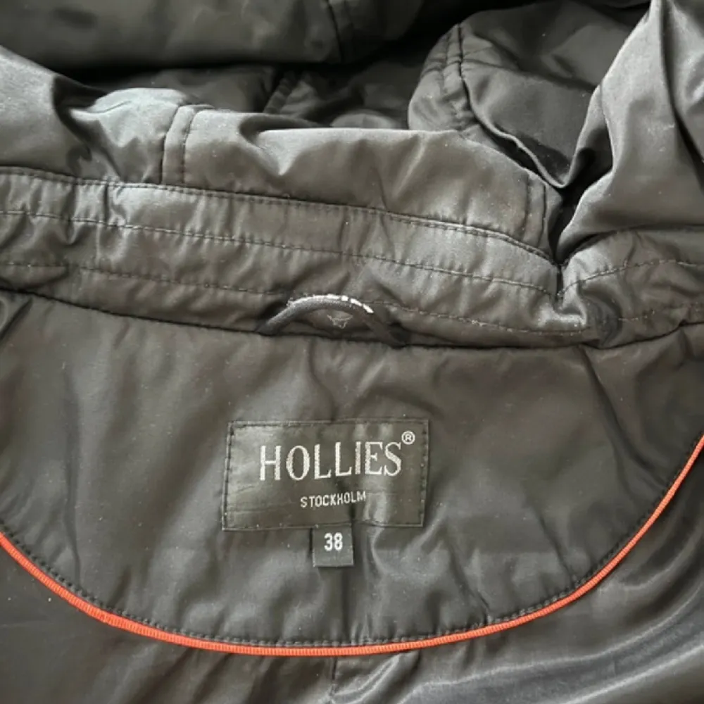 Nyskick Hollies puffer jacka, storlek M, Orignalpris 3500kr mitt pris 1500. Jackor.