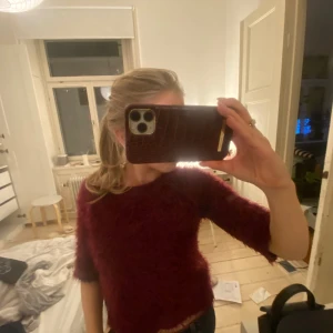 Fluffig tröja  - Säljer denna tröja eftersom den inte kommer till användning längre ❤️ 