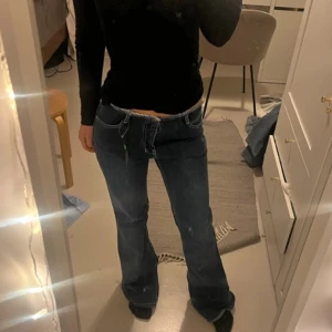 Lågmidjade bootcut jeans  - Super coola och använd en gång❤️🫰