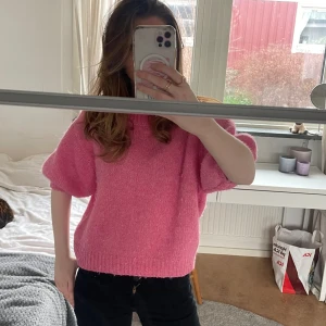 Super gullig stickad topp! - Jättefin rosa stickad topp🩷ett riktigt vårkap!