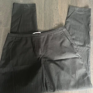 Lågmidjade kostymbyxor - Supersnygga lågmidjade randiga kostymbyxor köpta secondhand i köpenhamn