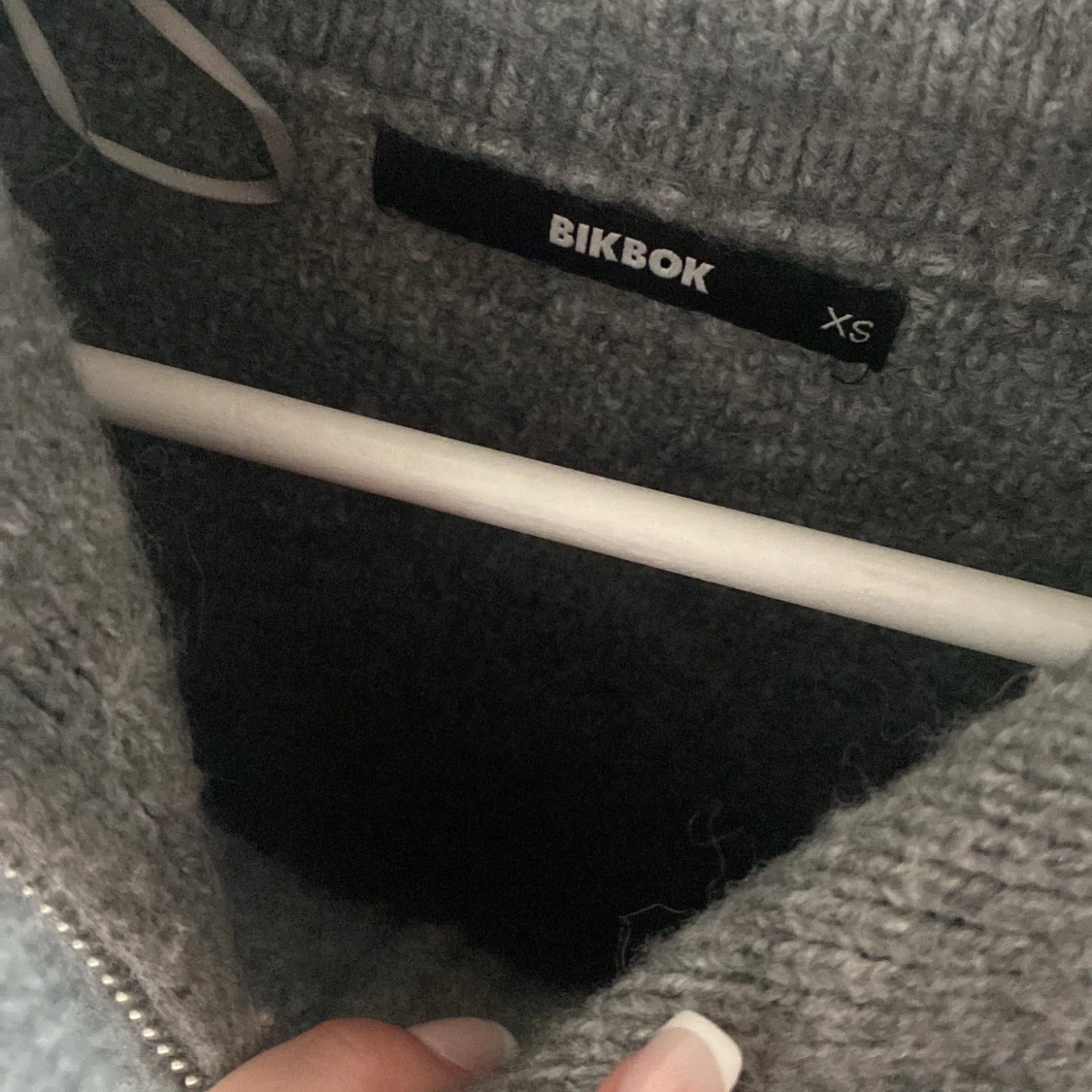 Grå stickad tröja  - 90