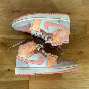 Jordan 1 apricot - Kommer ej till användning, i mycket bra skick.