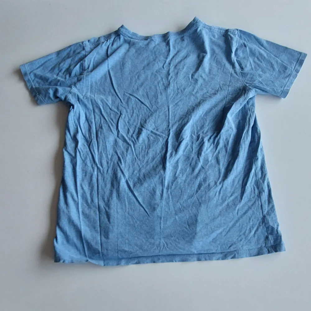 Gant t-shirt, loggan är lite sliten (bild 3) . T-shirts.