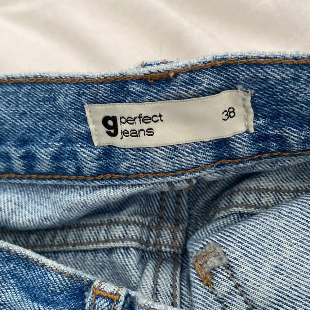 Snygga lågmidjade jeans från Gina Tricot, knappt använda. Jeans & Byxor.