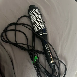 Björn Axén värmeborste - Säljer min värmeborste då jag inte använder den. Har bara testat den någon gång. 38mm. Nypris 559kr