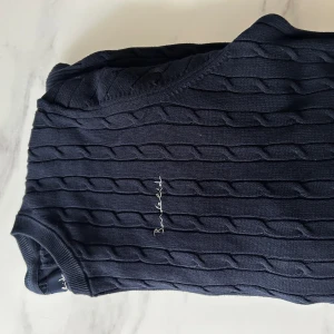 Bondelid Sweatshirt herr  - Storlek L  Skicket är som nytt.  Använt endast fåtal gånger då storleken ej passar mig.  Ny pris 699kr  Säljs för 399kr
