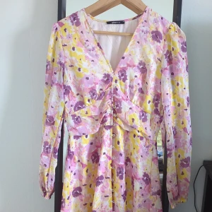 Sommarklänning - Fin klänning från Gina Tricot. Som ny