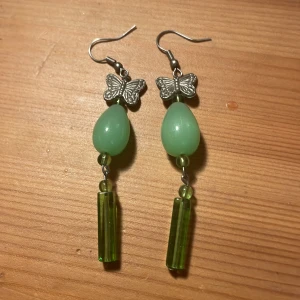 Örhängen  - Ett par jätte fina örhängen i bra skick 