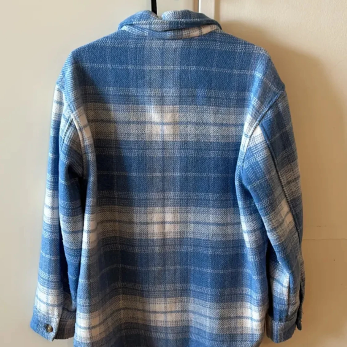 Blå vit rutig overshirt  - 91