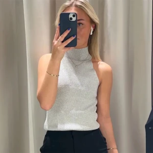 Glitter topp🥂✨ - Lånade bilder! Slutsåld topp från HM med prislapp kvar! Köpt här på plick, superfin men för liten för mig😕